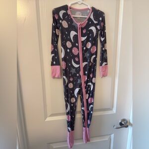 2T little sleepies pink to the moon and back zippy